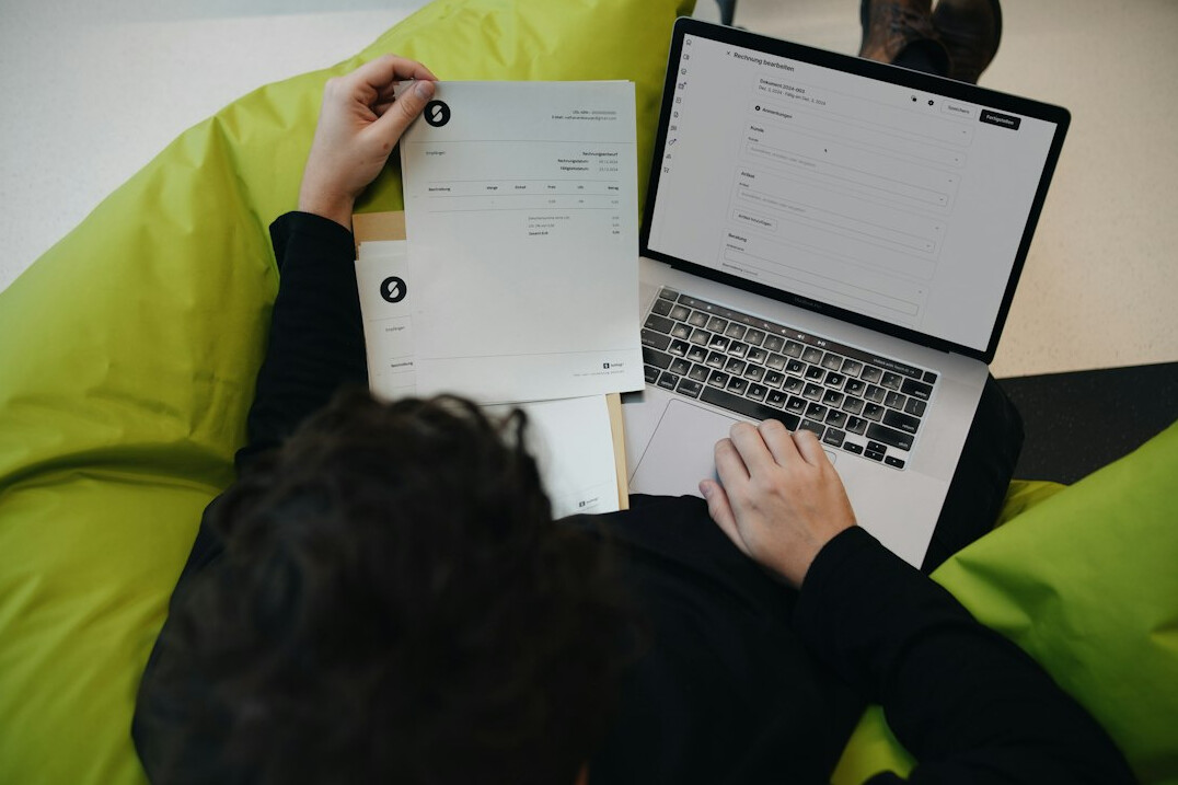 student learning programming online